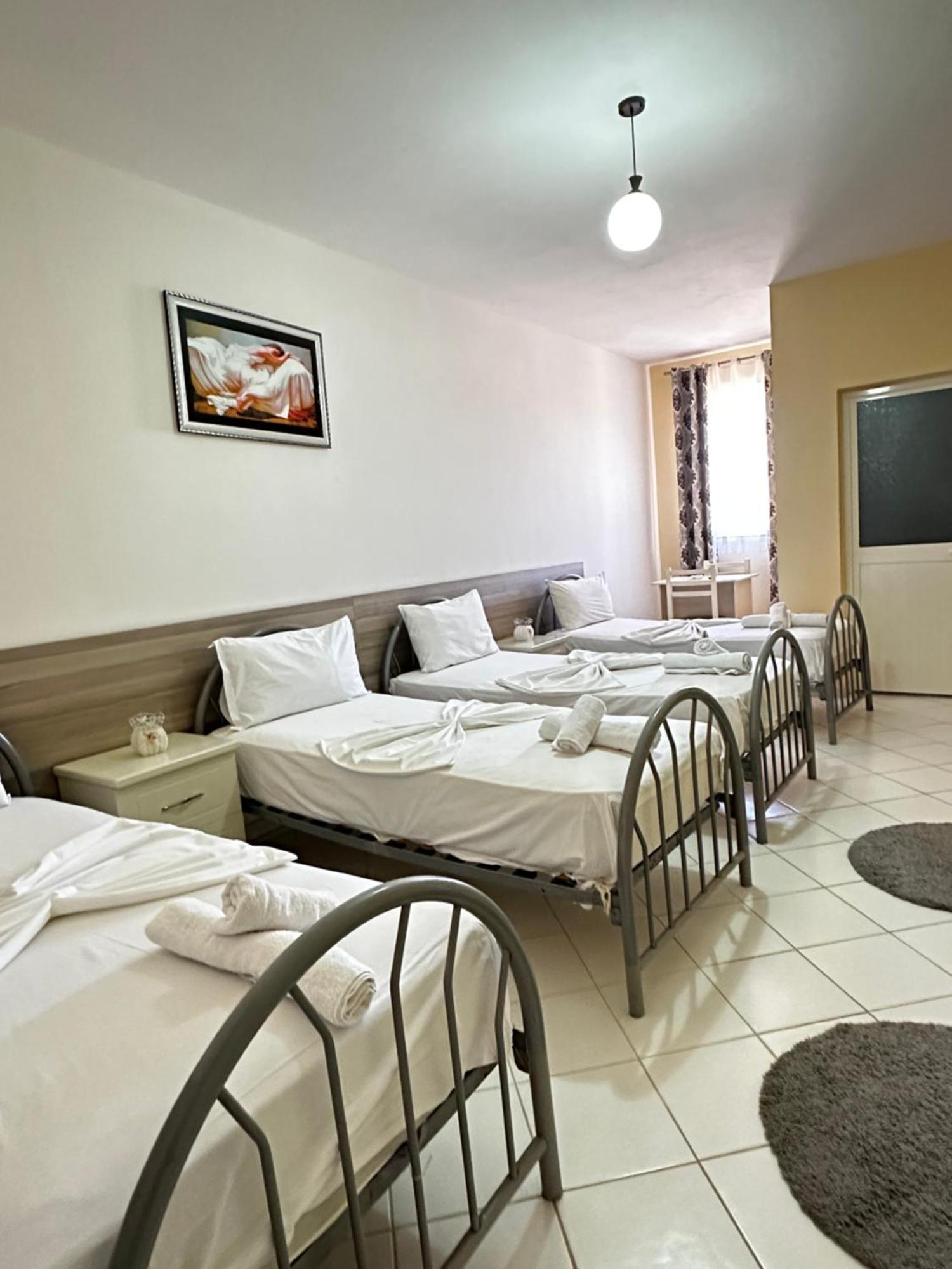 Hotel St.Pauli Shkodër Buitenkant foto