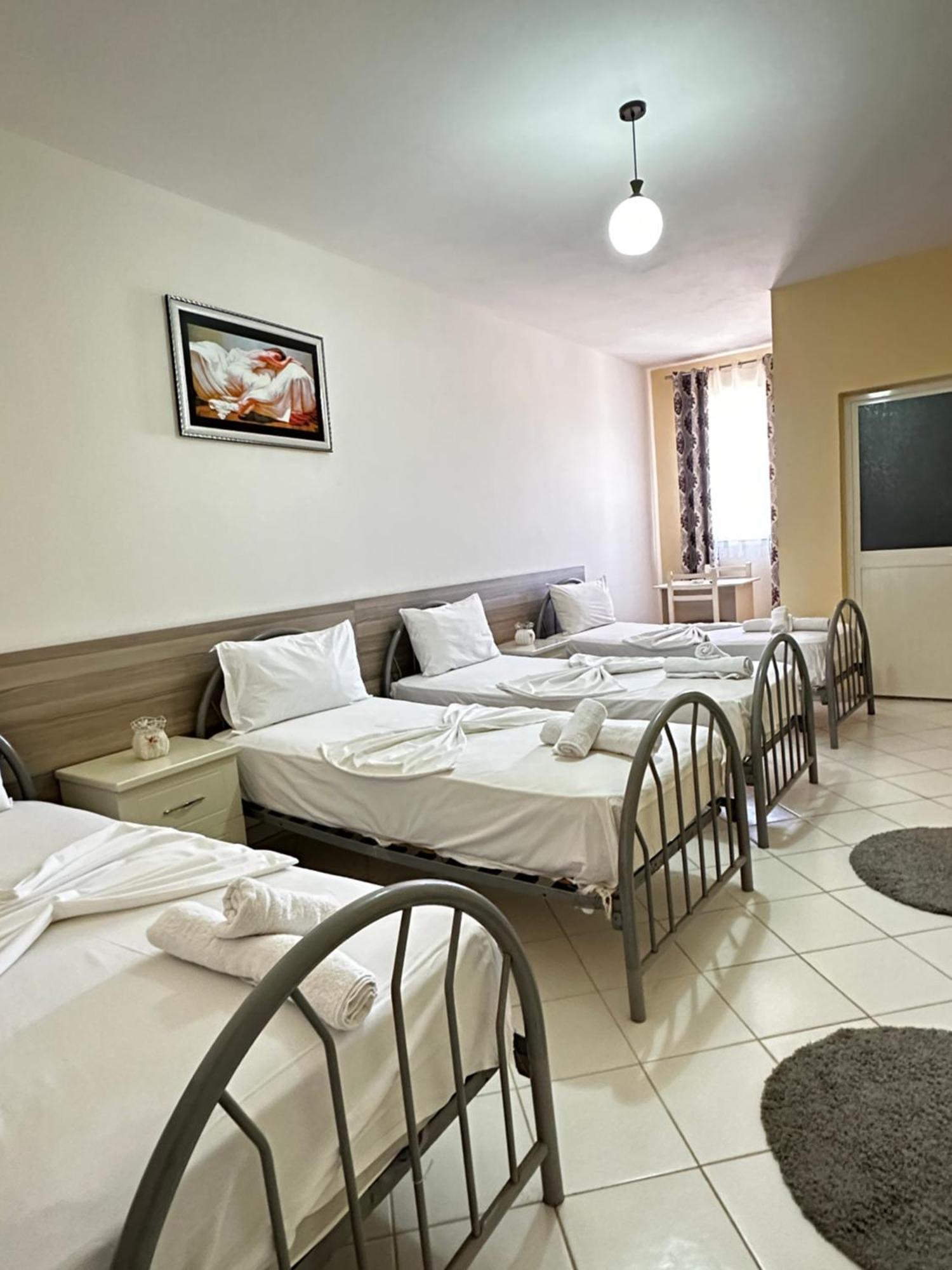 Hotel St.Pauli Shkodër Buitenkant foto