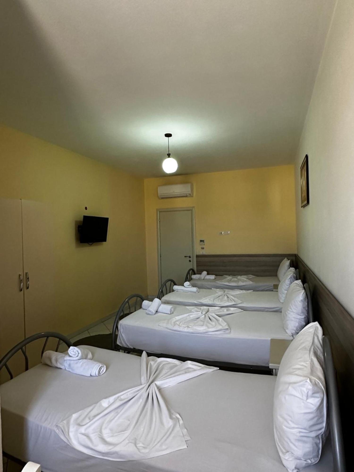 Hotel St.Pauli Shkodër Buitenkant foto