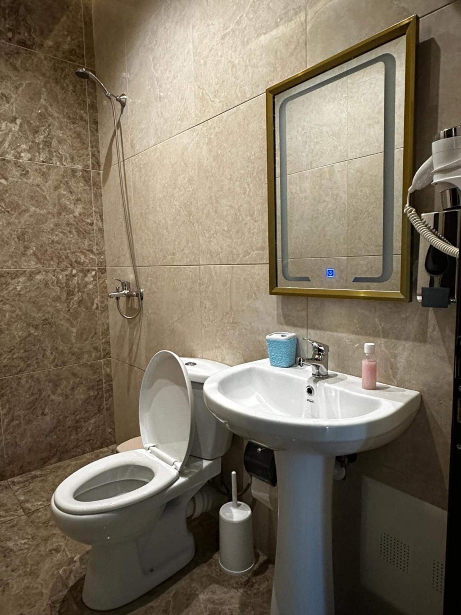 Hotel St.Pauli Shkodër Buitenkant foto
